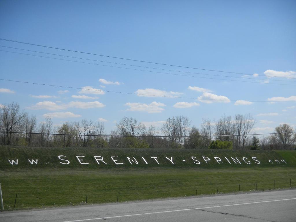 Готель Serenity Springs - Michigan City Springfield Екстер'єр фото