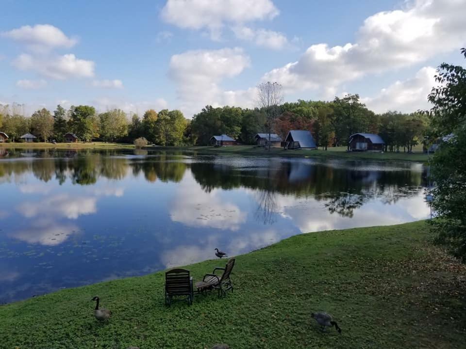 Готель Serenity Springs - Michigan City Springfield Екстер'єр фото